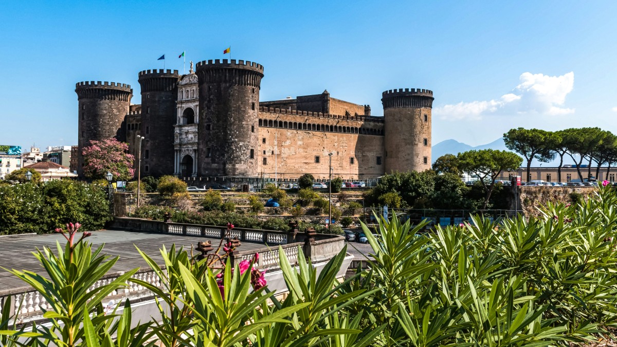 perche il maschio angioino si chiama cosi