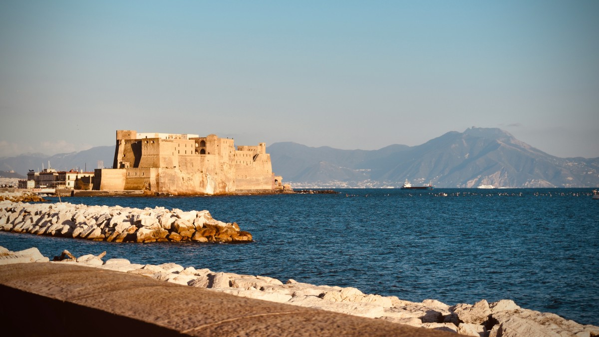 perche il maschio angioino si chiama cosi