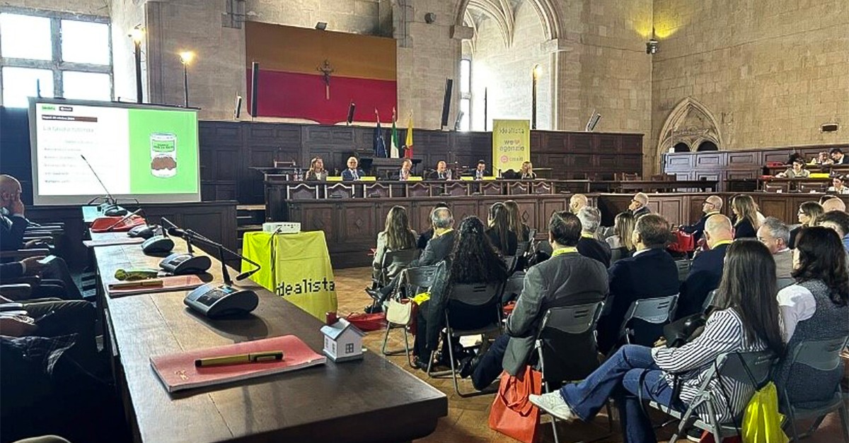 Tavola rotonda idealista