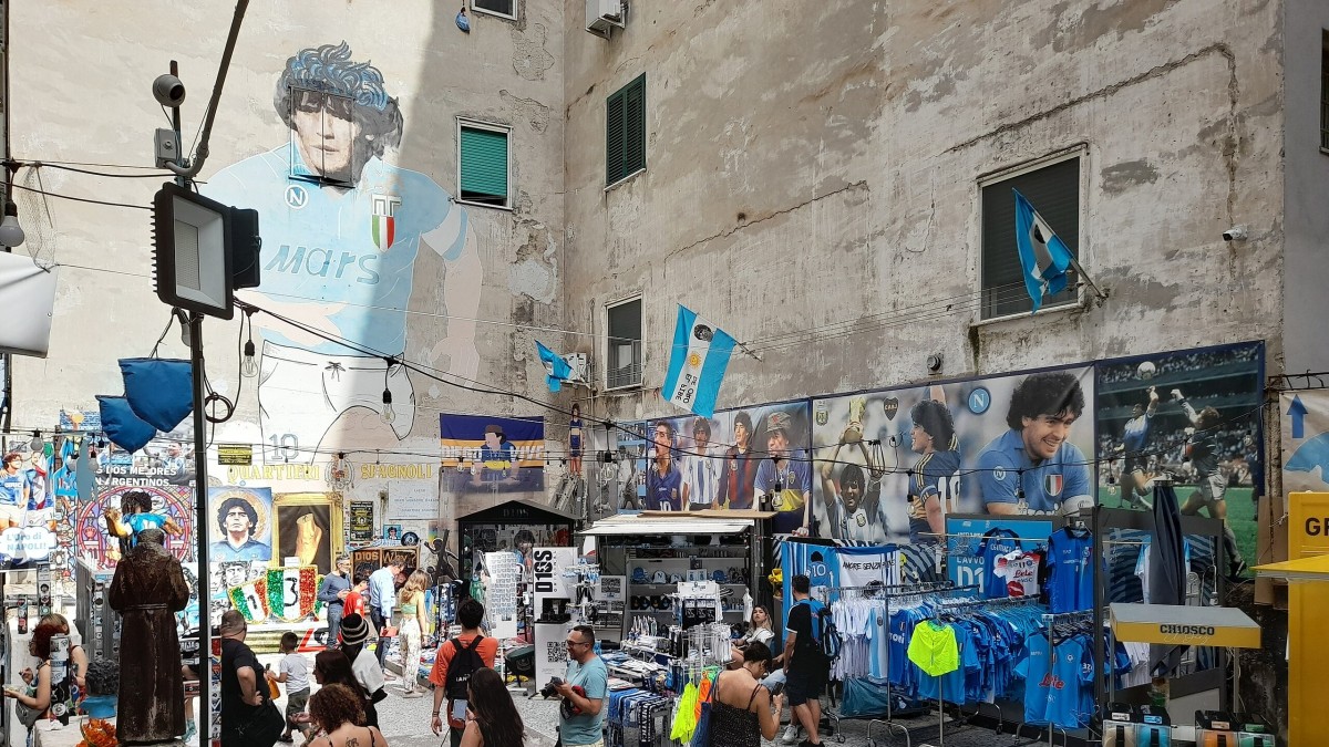 perche i quartieri spagnoli si chiamano cosi