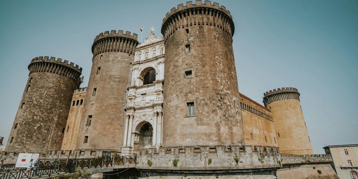perche il maschio angioino si chiama cosi