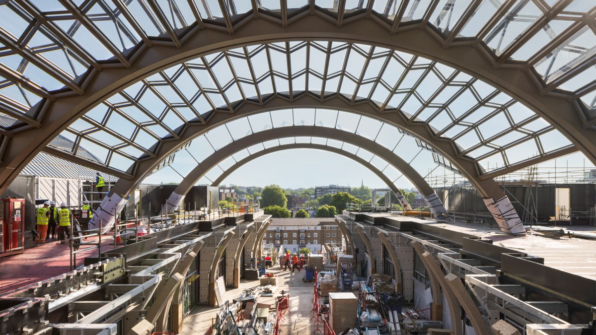 La riqualificazione dello storico centro Olympia di Londra