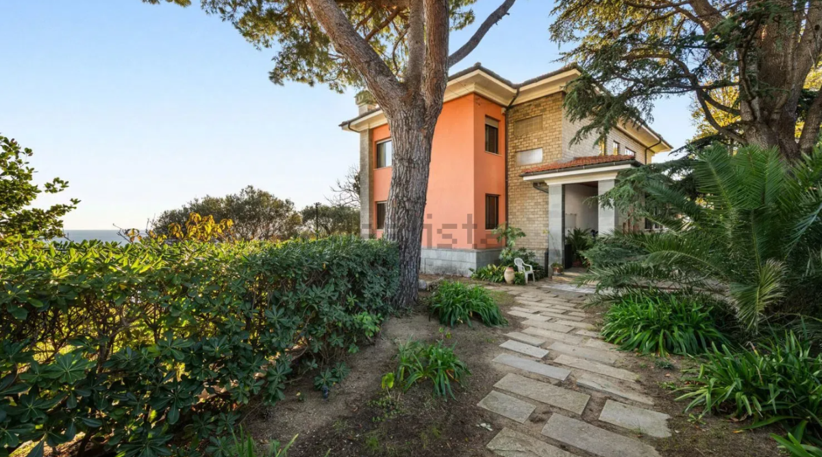 villa in Liguria