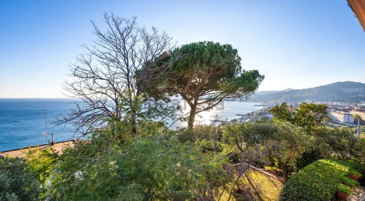 villa in Liguria