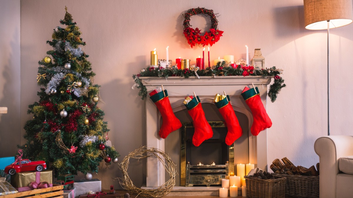 decorare camino natale