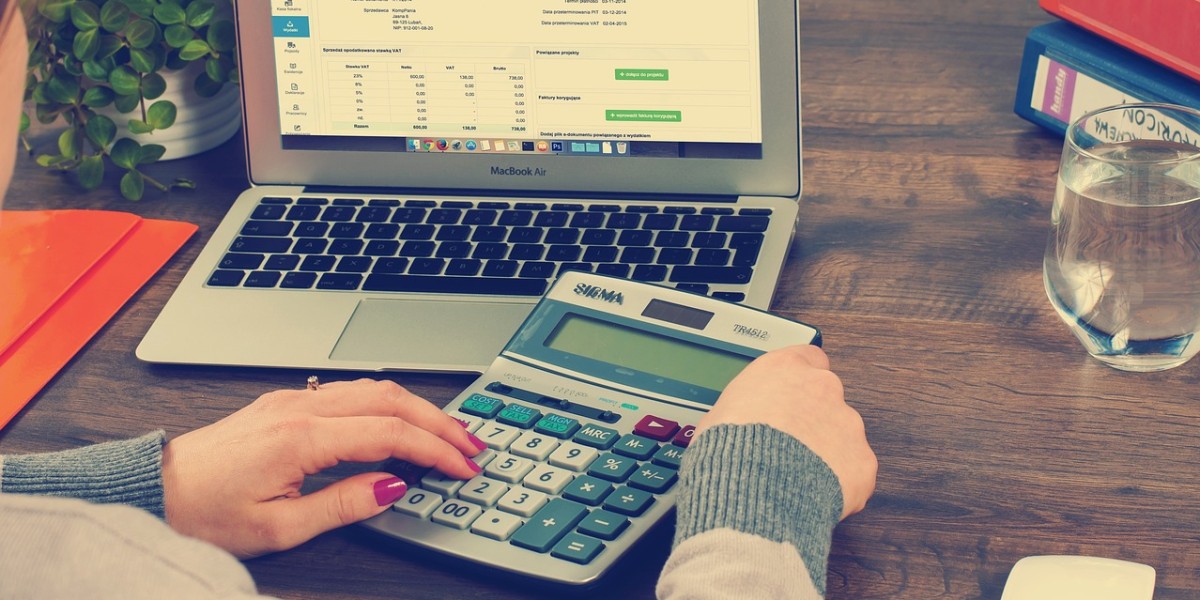 notebook e calcolatrice