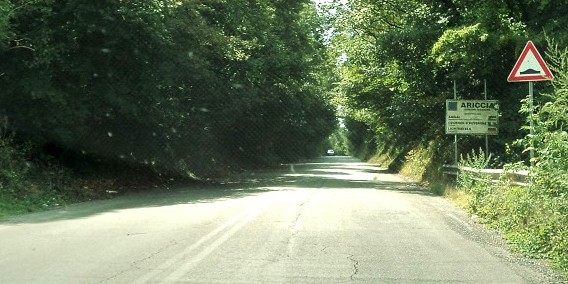 la salita in discesa di Ariccia