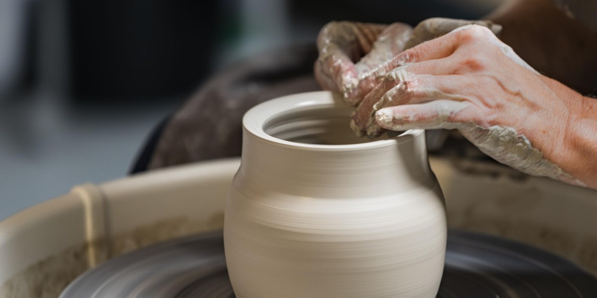 oggetti di ceramica fatti a mano