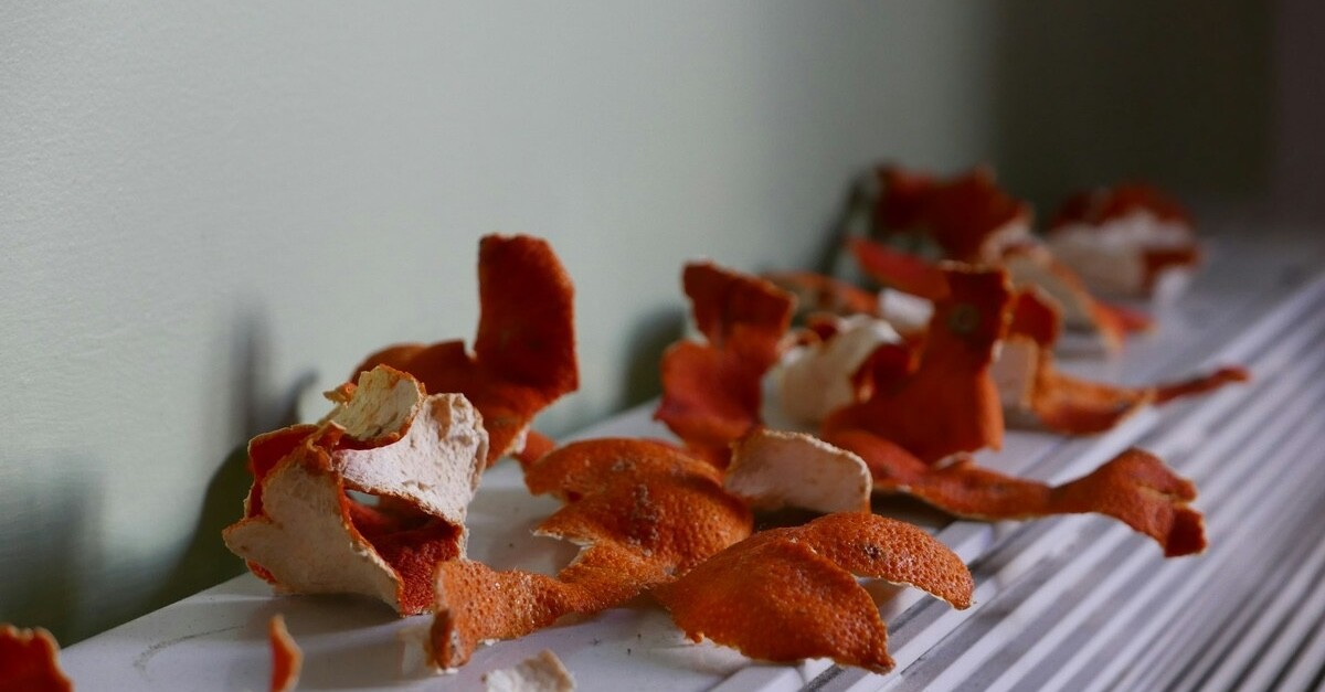 arance essiccate sul termosifone