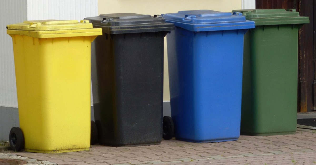 Cassonetti per la raccolta differenziata