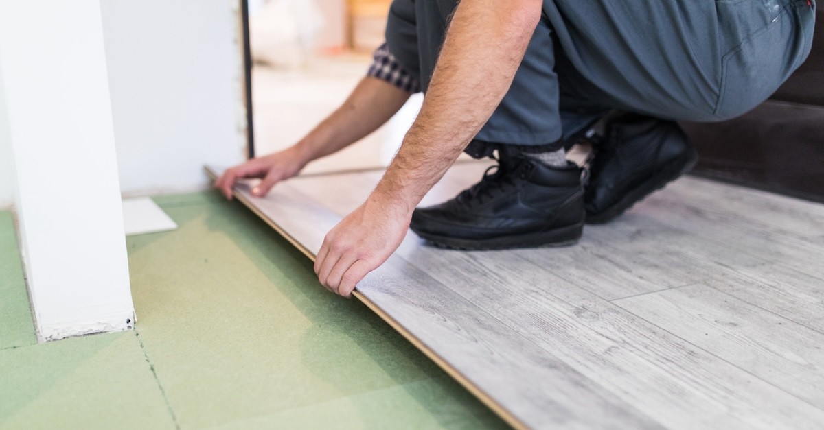 montaggio legno laminato