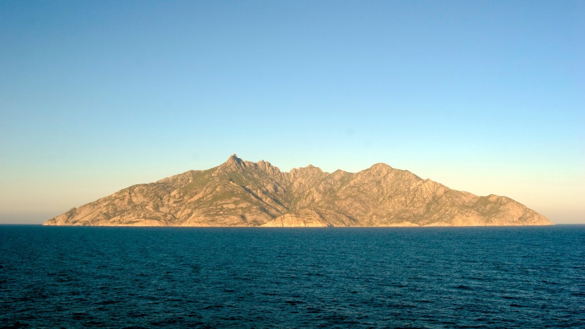 cosa vedere all'isola di montecristo