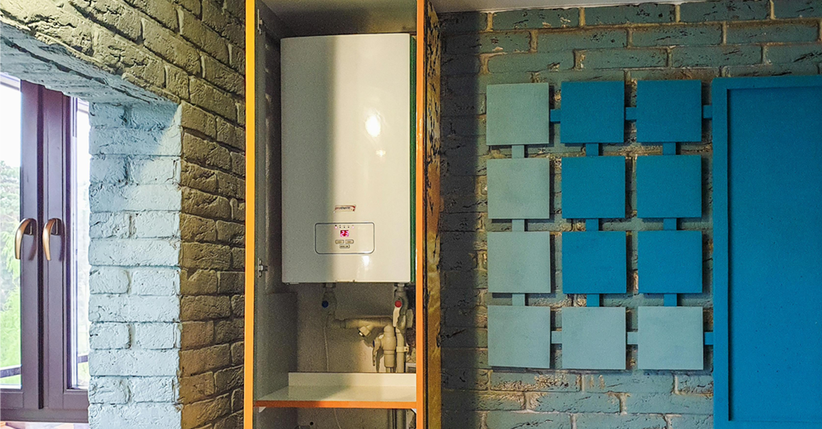 uno scaldabagno su una parete