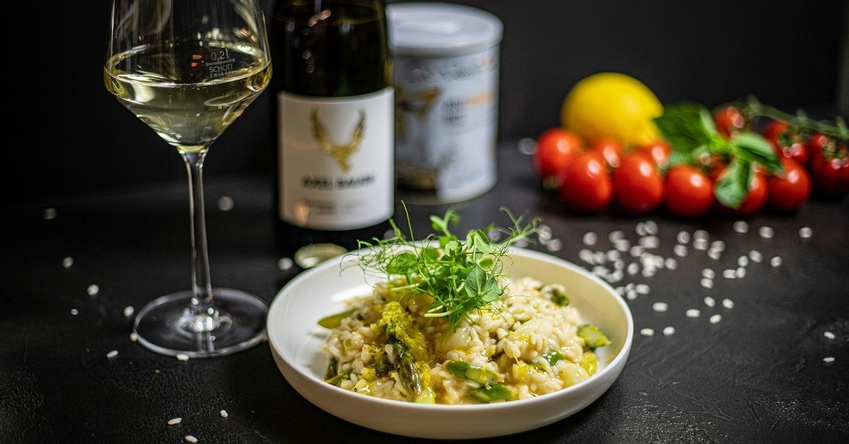 un piatto di risotto agli asparagi