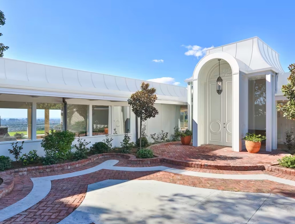 La antigua mansión de Elvis Presley en Beverly Hills (Los Ángeles)