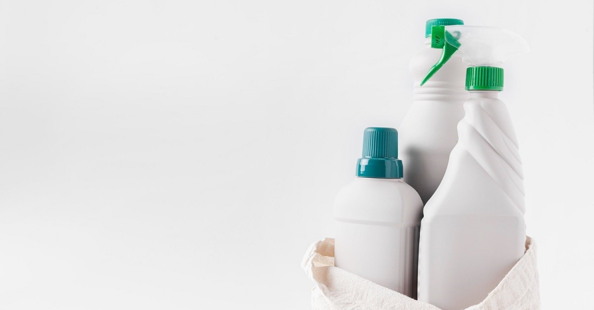 vari prodotti per la pulizia della casa