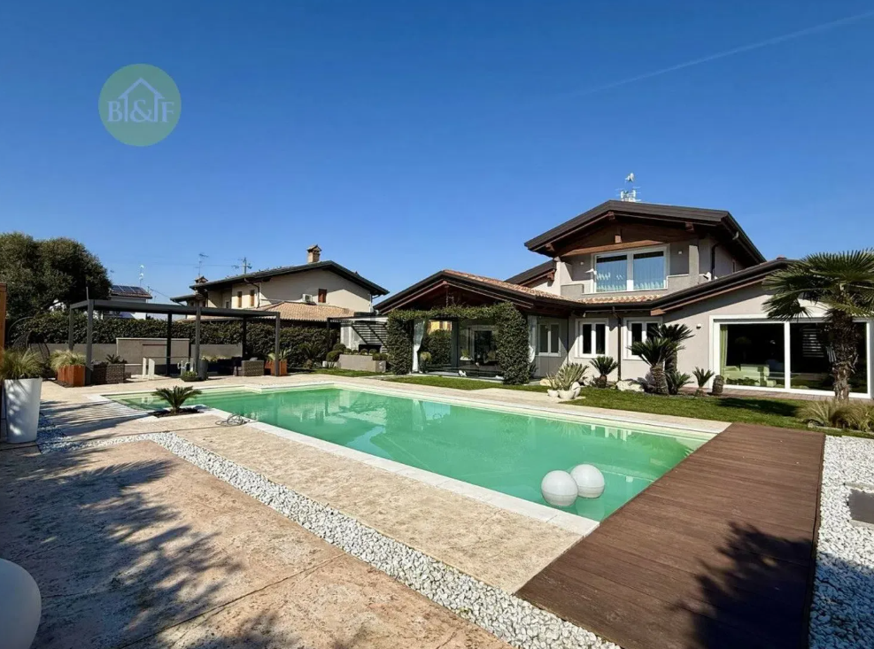 villa in vendita