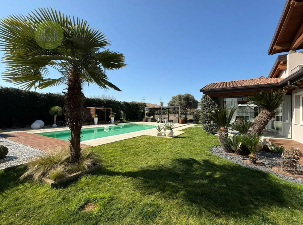 villa in vendita
