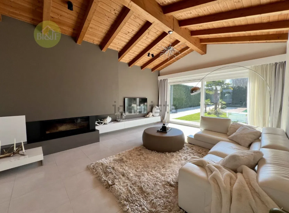 villa in vendita