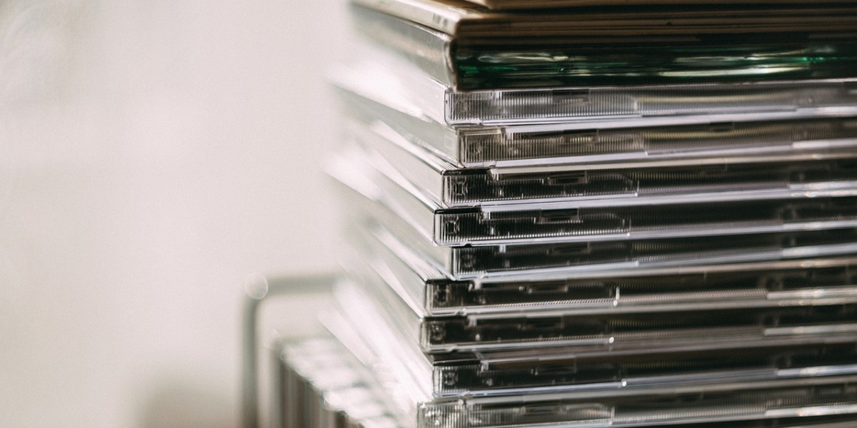 CD musicale in un astuccio.