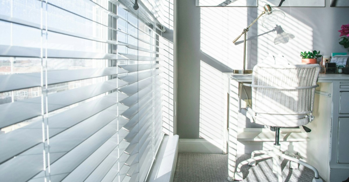 finestra con persiana