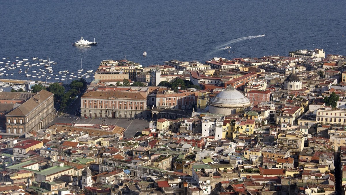 cosa fare a napoli ad aprile 2025