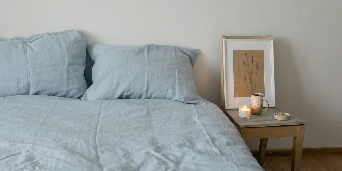 candela accesa di notte