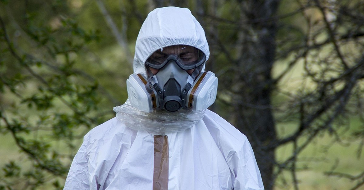 Lavoratore addetto alla rimozione dell'amianto