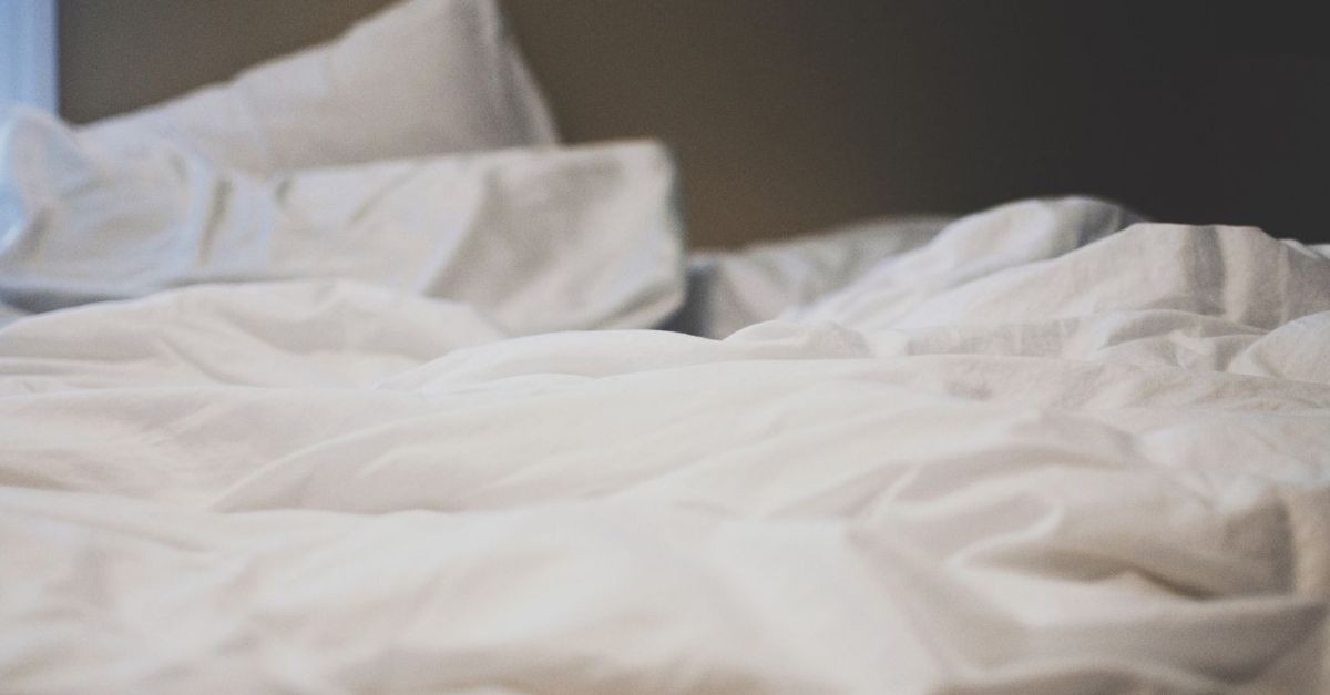 vecchie lenzuola bianche