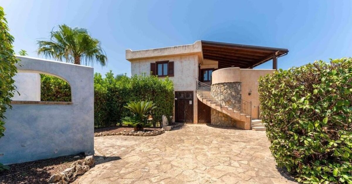 villa in vendita a campofelice di roccella