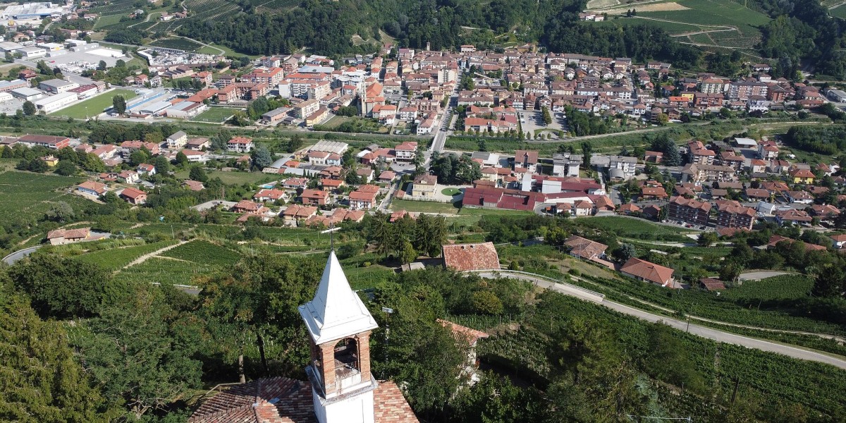 paese di cesare pavese