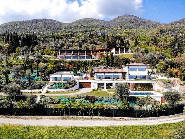 Impressive surroundings