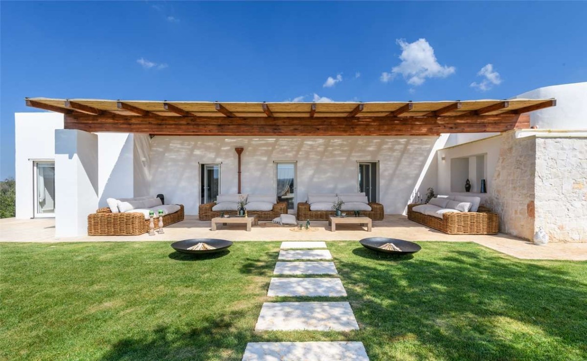 Elegant villa in Italy