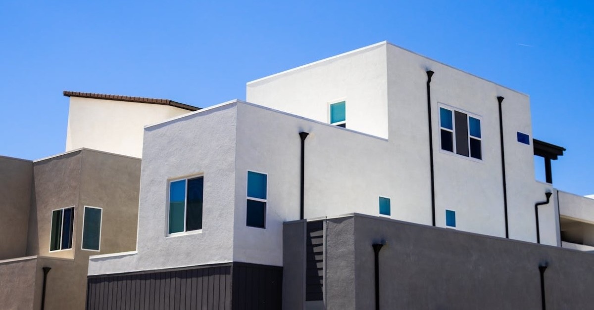 edificio con tetto piano