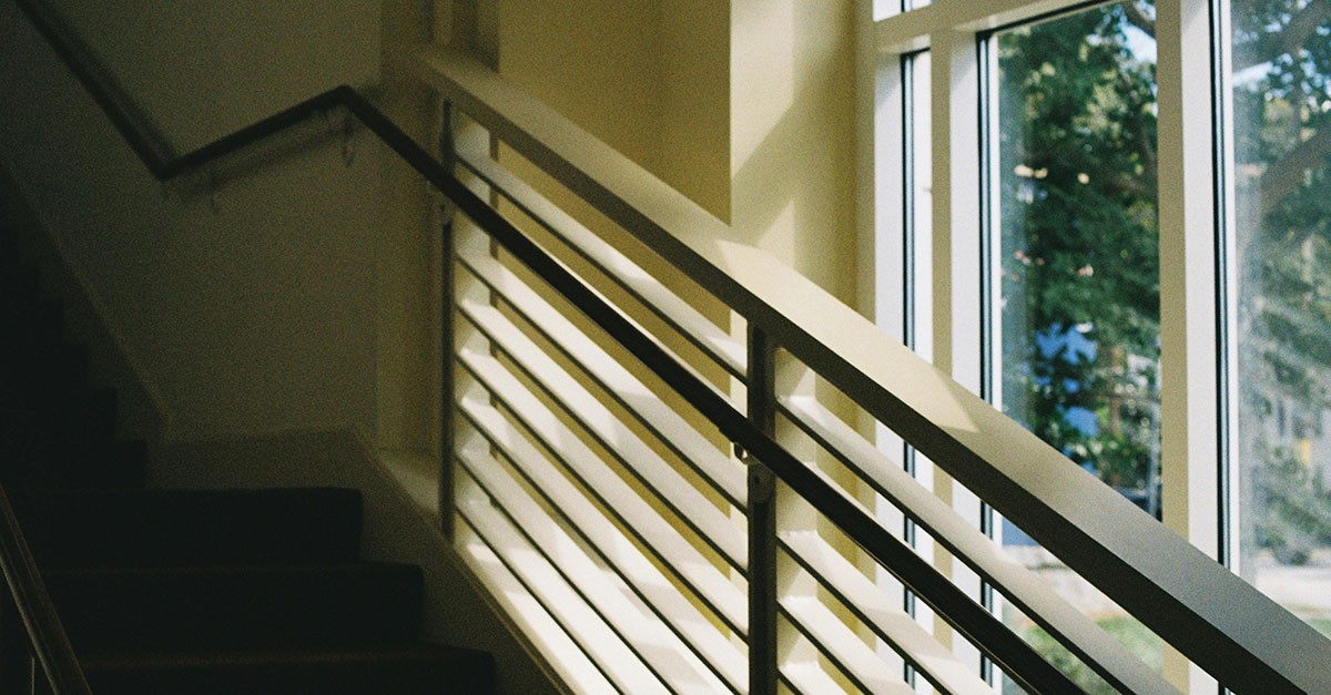 Apertura delle finestre sulle scale del condominio