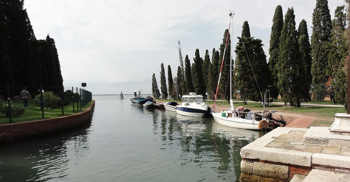 isola san francesco del deserto