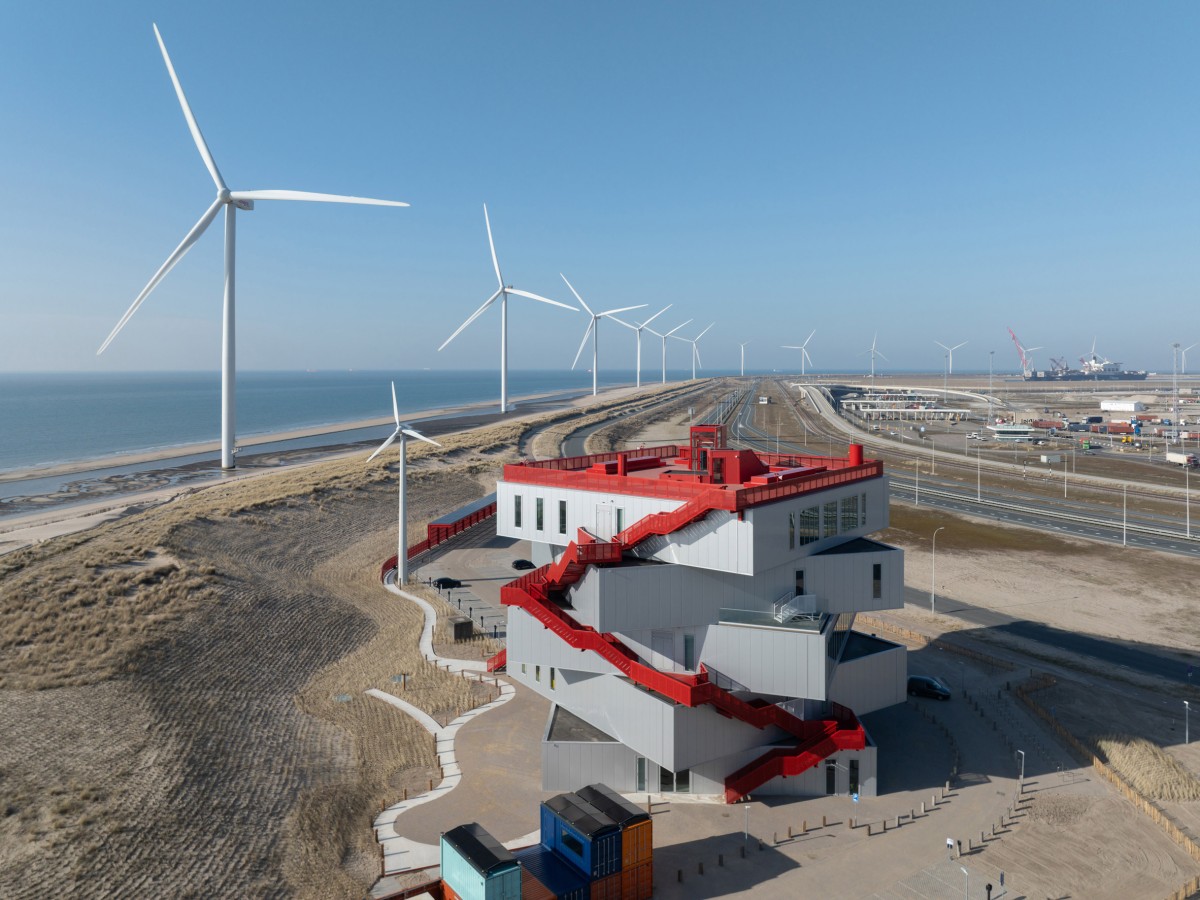 Il suggestivo centro espositivo Portlantis