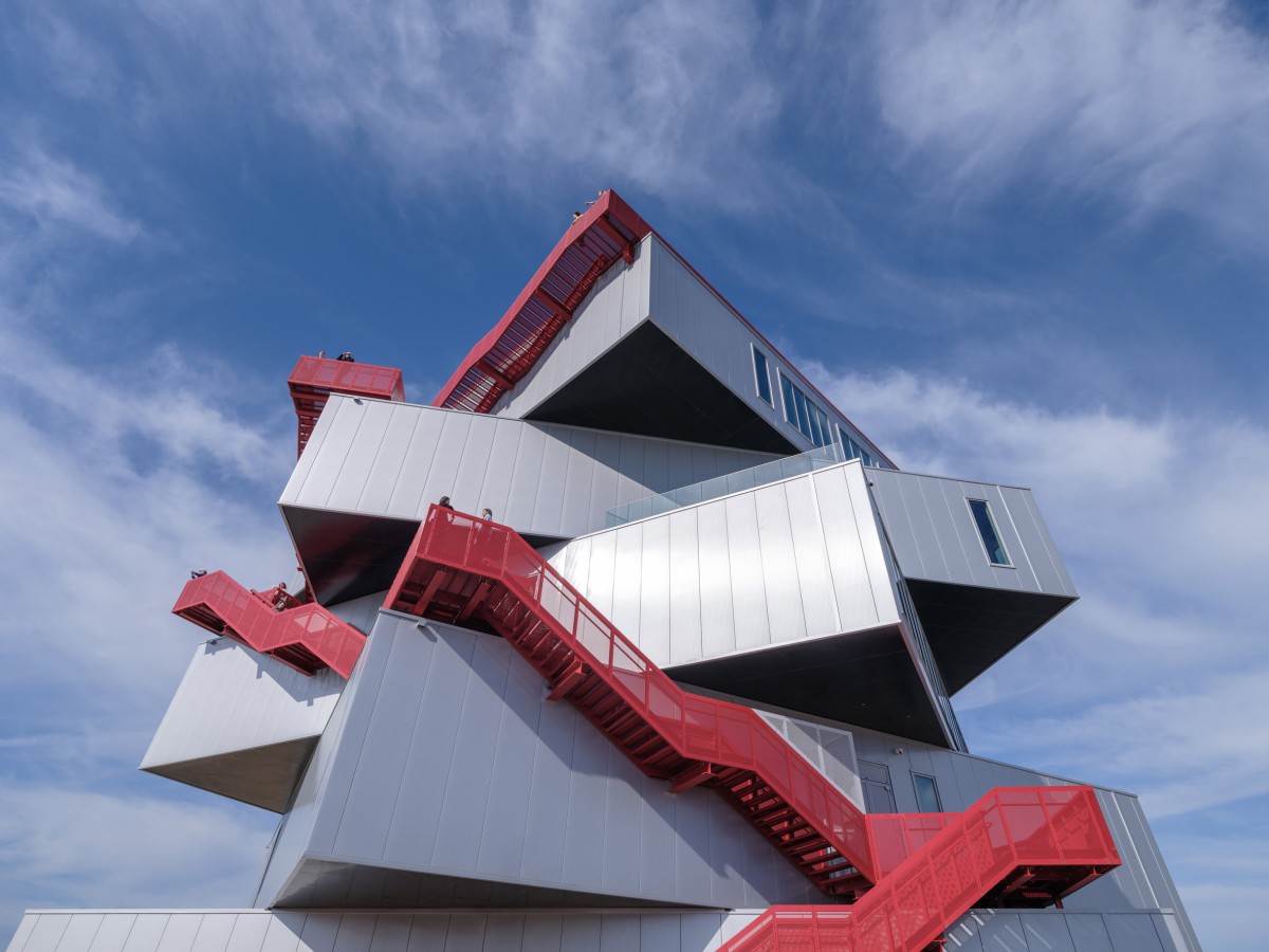 Il suggestivo centro espositivo Portlantis