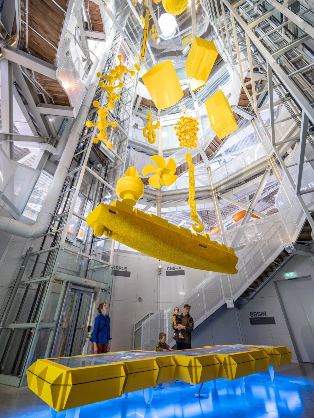 Il suggestivo centro espositivo Portlantis