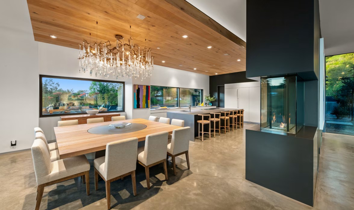 La villa di Gene Simmons a Beverly Hills, California