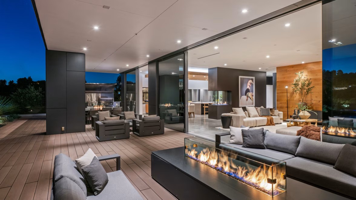 La villa di Gene Simmons en Beverly Hills, California