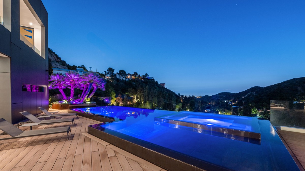 La villa di Gene Simmons a Beverly Hills, California