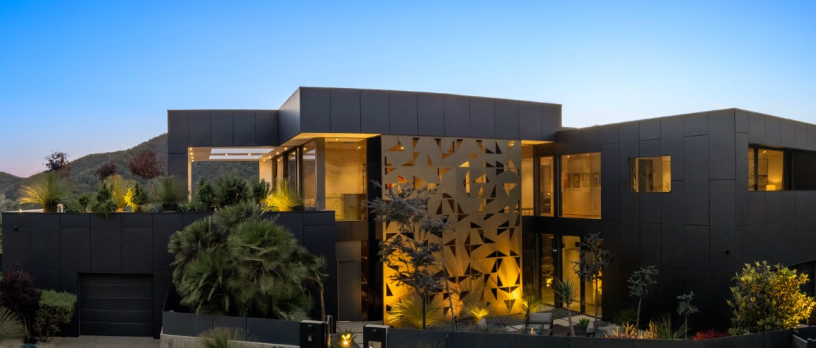 La villa di Gene Simmons a Beverly Hills, California