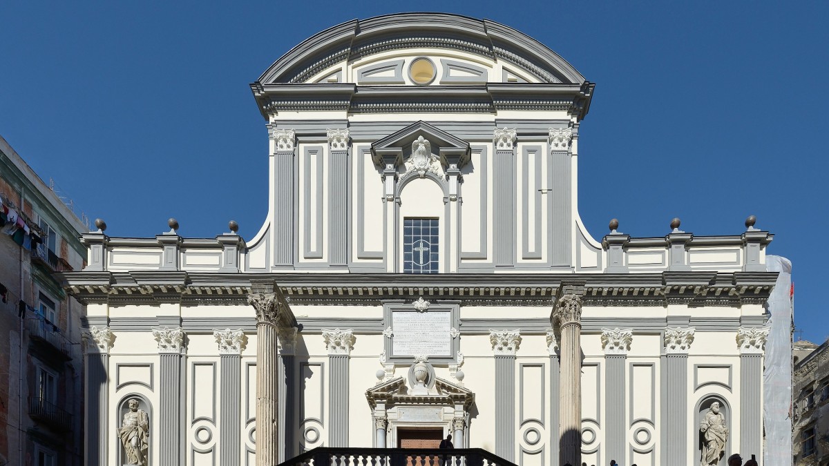 perche via dei tribunali a napoli si chiama cosi
