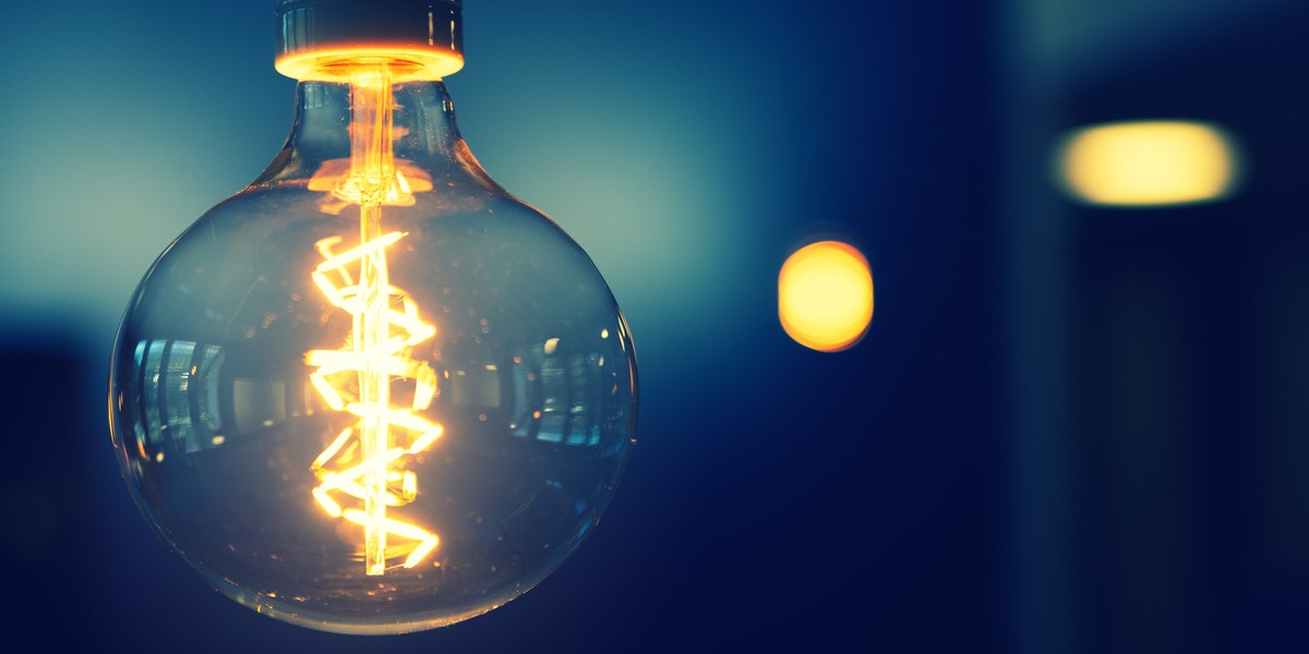 lampadine luce bolletta energia elettrica 