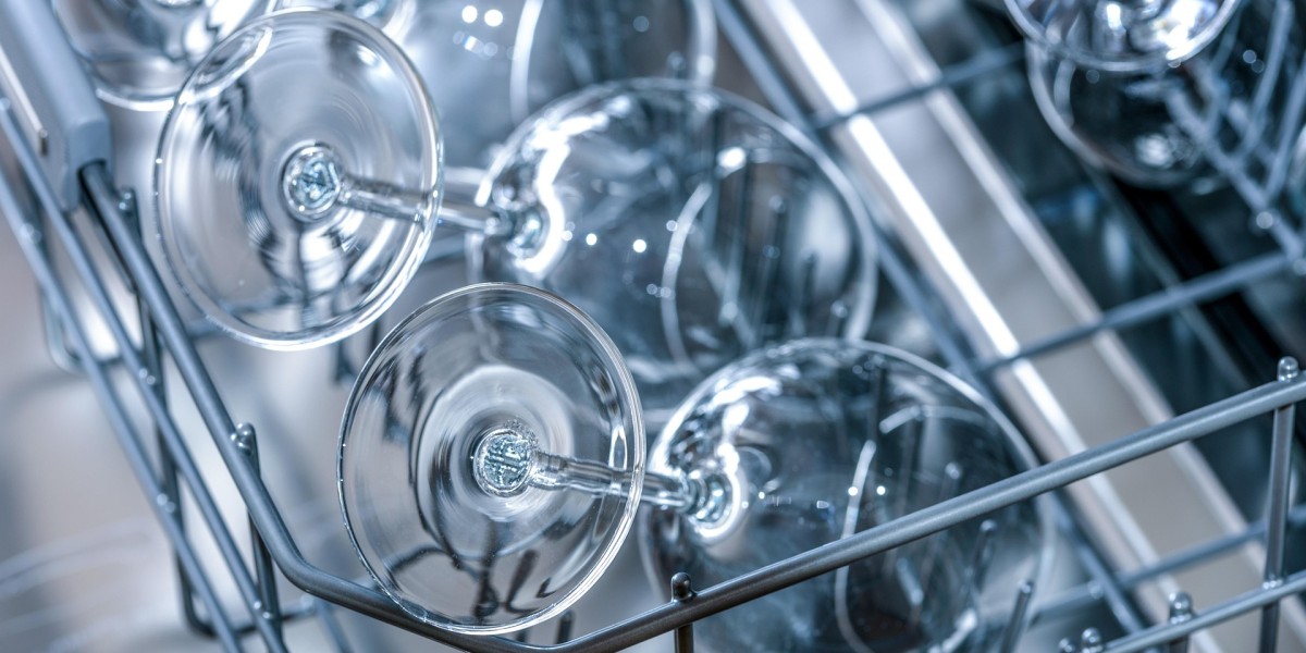 come togliere la patina bianca dai bicchieri 