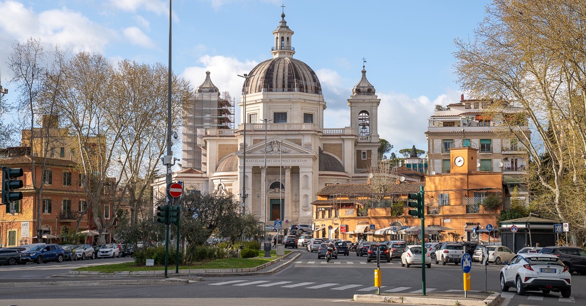Piazzale di Ponte Milvio a Roma