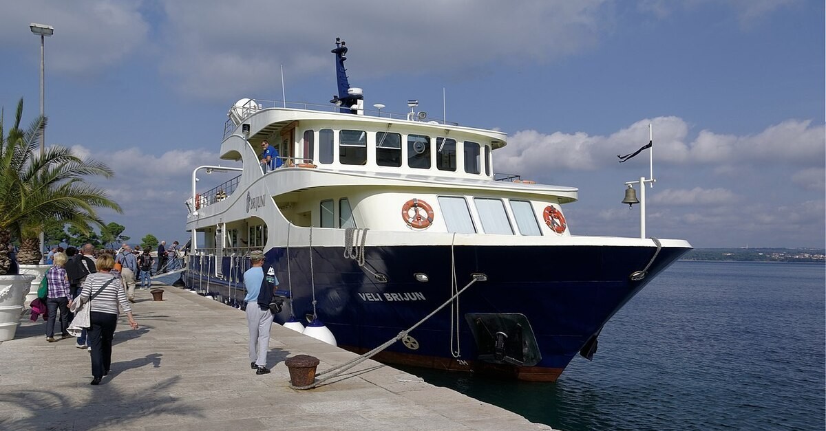 I traghetti per Brioni Maggiore e Brioni Minore