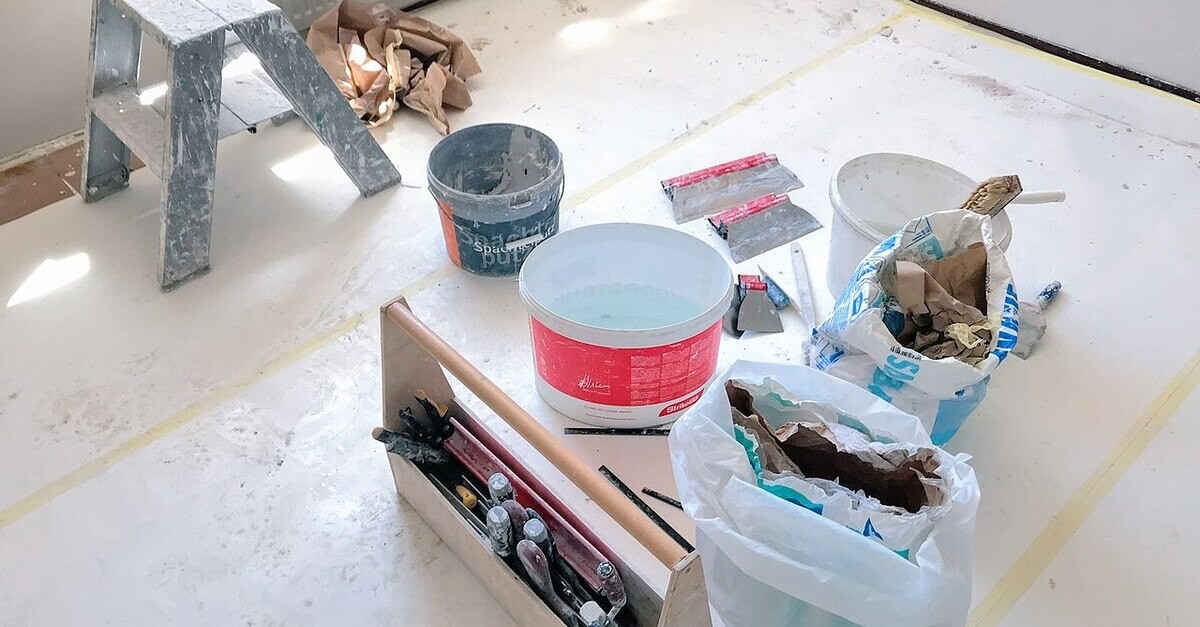 Sacchi di polvere di gesso pronti per essere preparati