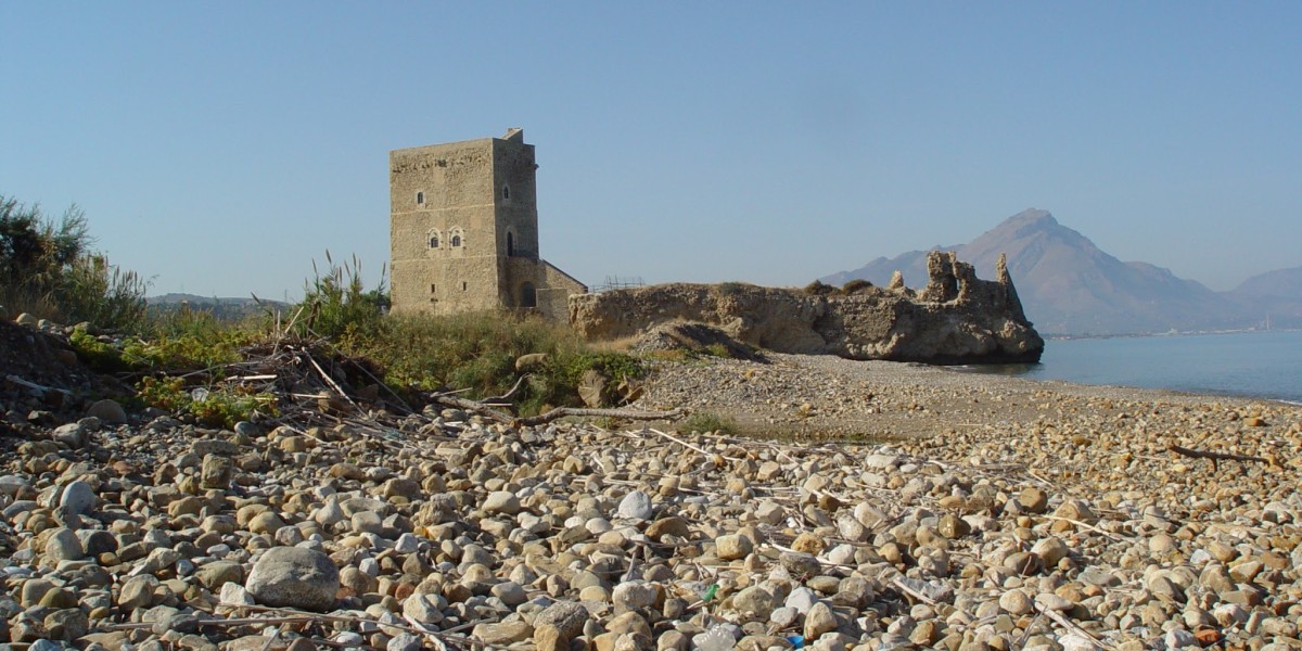 Castelli sul mare in Sicilia